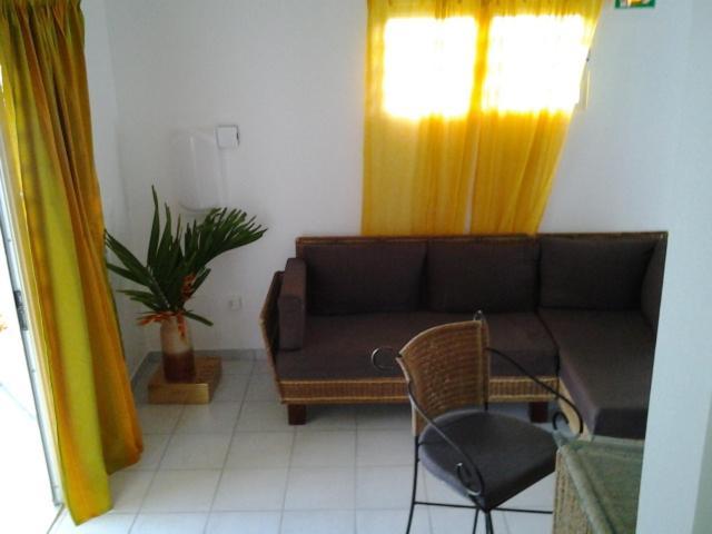 La Cle Du Bonheur Apt F3 N°1 เลอโวแกล็ง ภายนอก รูปภาพ